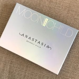 Anastasia Beverly Hills “Moonchild” Glow Kit